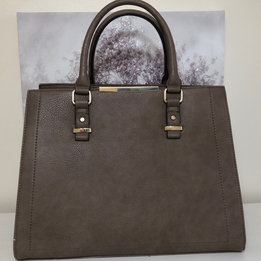 Leather bag Its roomy with interior features.